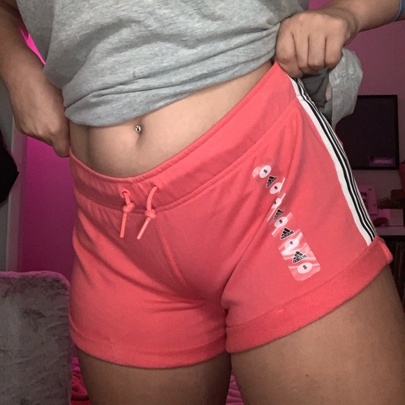 ADIDAS SHORTS✨ - Picture 2 of 2